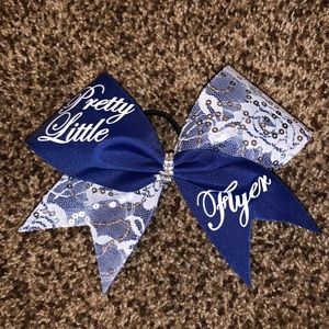 PLL great condition cheer bow!!